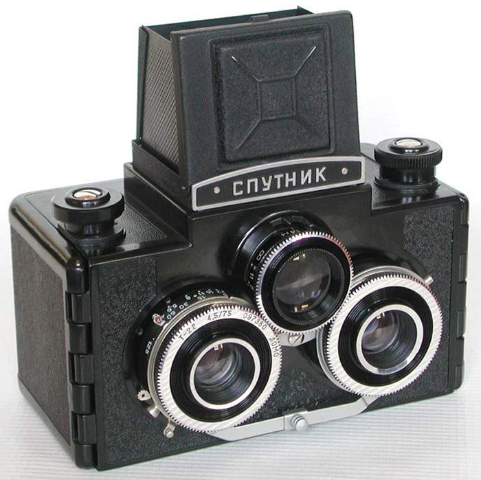 Russian camera. Фотоаппарат Спутник стерео. Стереофотоаппарат ФЭД. Стереоскопический фотоаппарат. Фотокамера с двумя объективами.