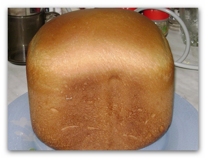 Почему опадает верхушка хлеба. Макушка хлеба. Корочка хлеба. Опал хлеб в хлебопечке. Опал хлеб в хлебопечка.