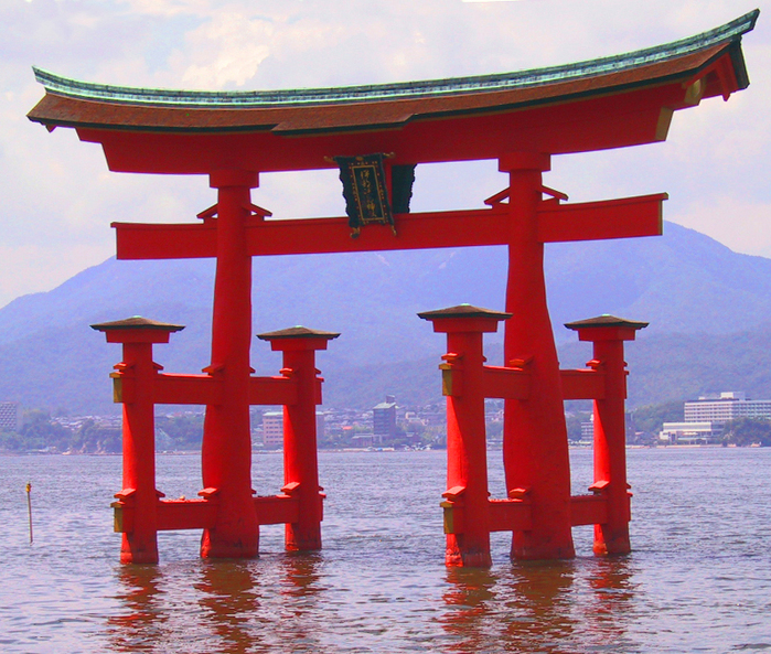 Itsukushima_torii_angle (700x593, 500Kb)