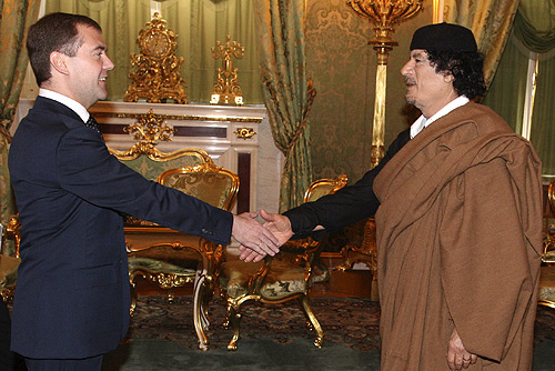 Каддафи и Медведев (500x334, 85Kb)