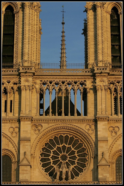 4085867_notre_dame_de_paris_photographies_16_20100226_1324342312 (401x600, 242Kb)