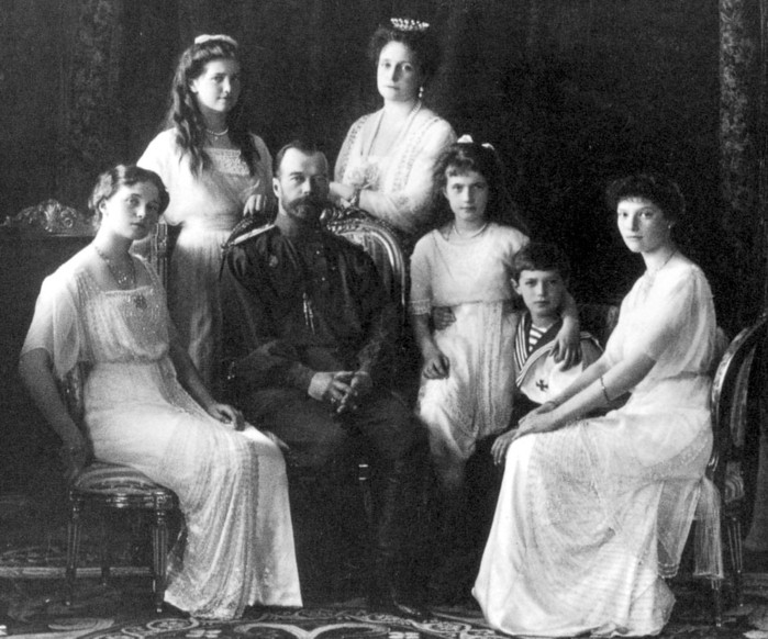 Russian_Royal_Family_1911 (700x582, 107Kb)