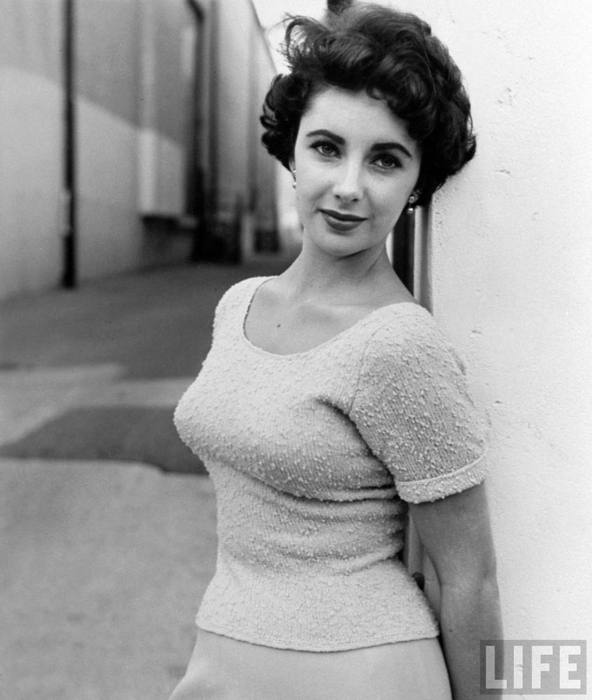 ElizabethTaylor-Paramount-February1950 (592x700, 38Kb)