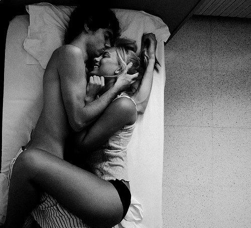Эротические пар в постели (66 фото)