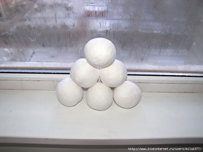 Как изготовить снежки из ваты своими руками?