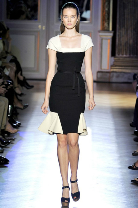 1326961973_beauty_in_simplicity_spring_summer_2012_by_roland_mouret_35 (466x700, 271Kb)
