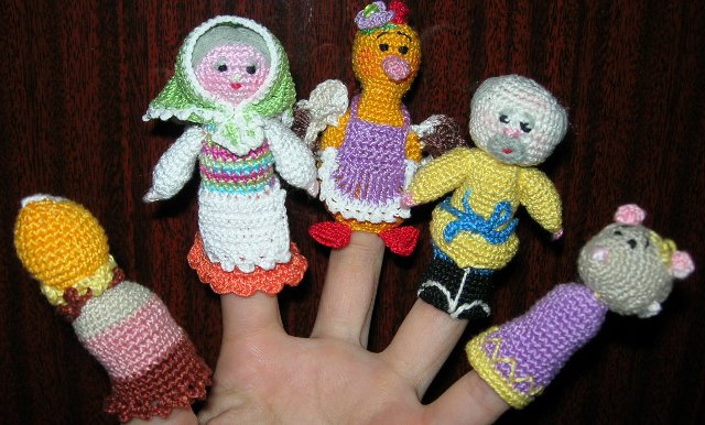 Вязаные куклы-перчатки: зверушки на руку для домашнего кукольного театра