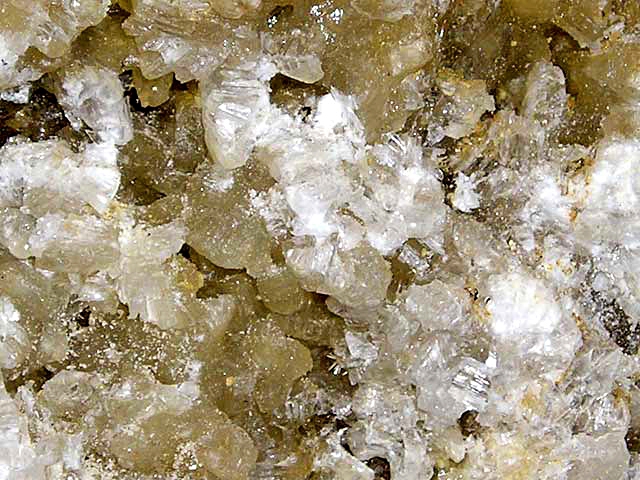 3869930_2005_08_20737126snap_com_ua (640x480, 225Kb)