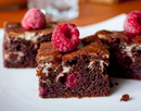 brownies-so-slovichnym-syrom-i-malinoi-7 (130x102, 19Kb)