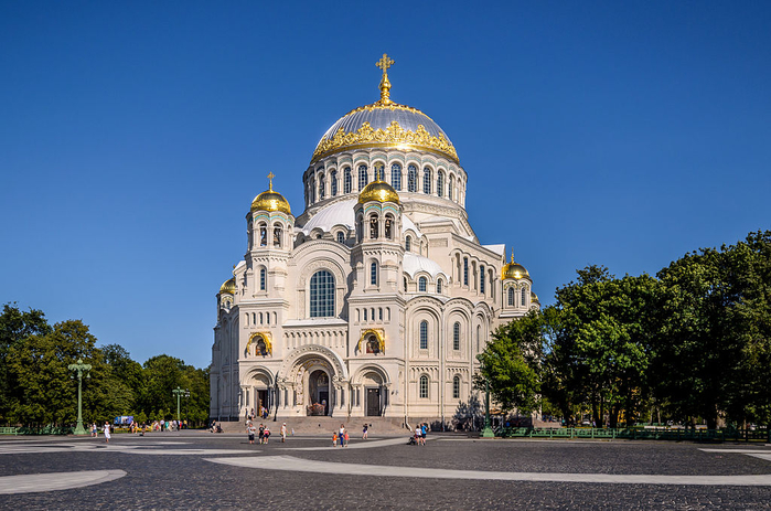 Naval_Cathedral_of_St_Nicholas_in_Kronstadt_01 (700x463, 350Kb)
