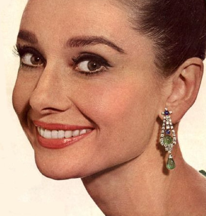 2681762_Audrey_Hepburn_4_2 (425x445, 47Kb)