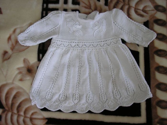 Вязанные платье для новорожденных