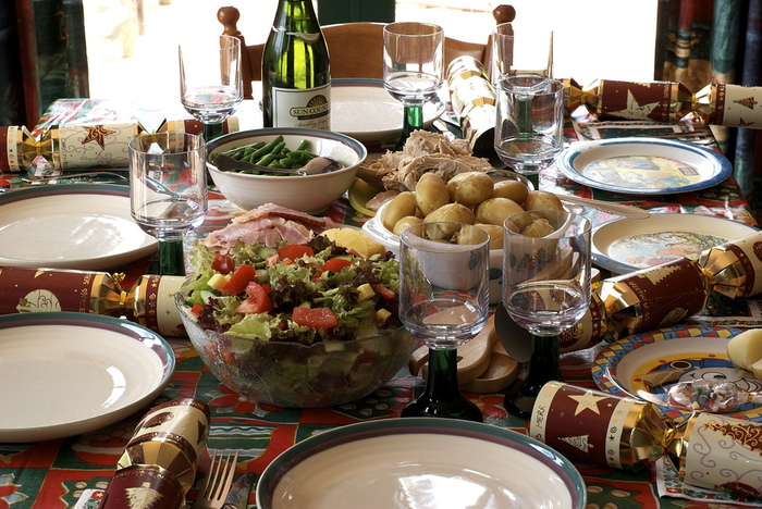  /4278666_2134738006_817e28472c_Our_Christmas_Table_L (700x468, 239Kb)