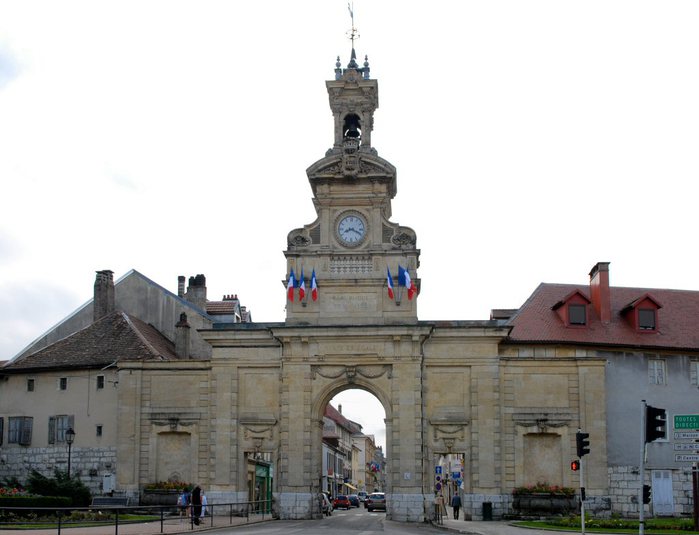 3418201_Pontarlier_the_town_gate_www_pilgrimstorome_org_uk_foto_by_Michael_Krier_BS31_Pontarlier (700x535, 52Kb)