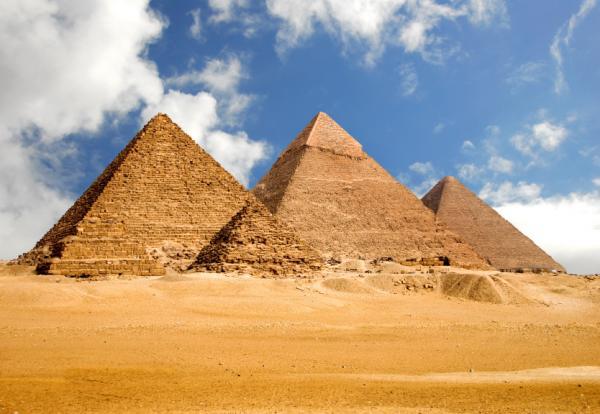 1266340608_egyptian_pyramids (600x414, 38Kb)