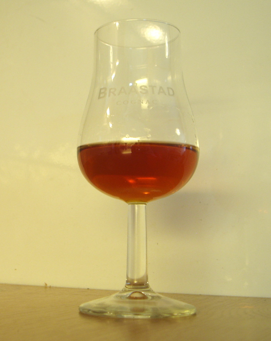 Cognac_glass_-_tulip_shaped (556x700, 115Kb)