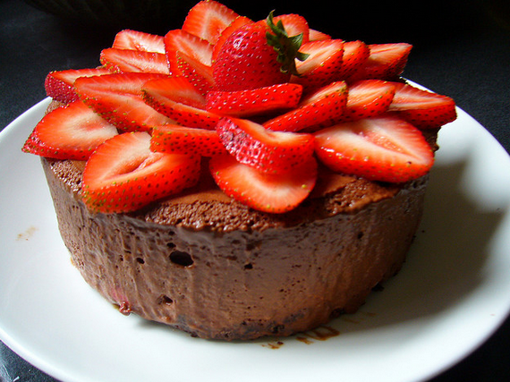 Chocolate Strawberry Mousse cake  Flickr - Photo Sharing! (570x427, 602Kb)