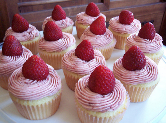 Strawberry cupcakes  Flickr - Photo Sharing! (570x423, 655Kb)