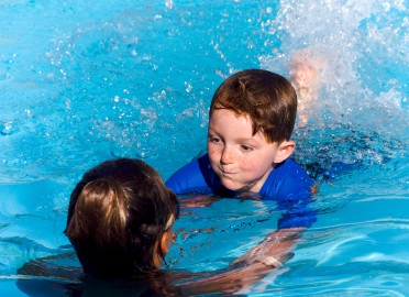 ChildLearnSwim-e1308824188874 (372x270, 39Kb)
