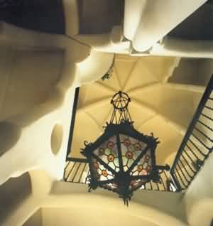 676813_images_Gaudi3 (300x318, 10Kb)