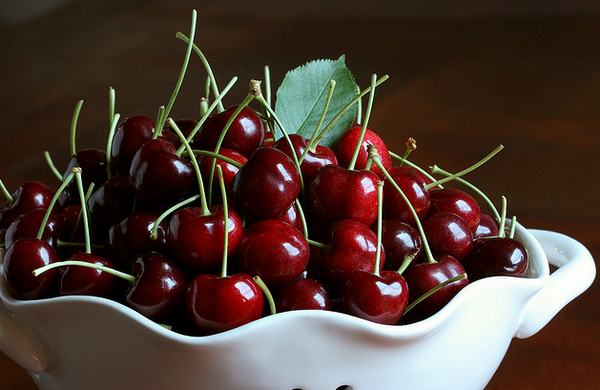 Fresh Bing Cherries  Flickr - Photo Sharing! (600x390, 472Kb)