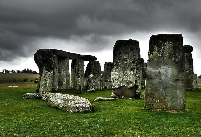 Uk stone. Стоунхендж Великобритания. Камни Стоунхендж. Стоунхендж святилище друидов. Стоунхендж раскопки.