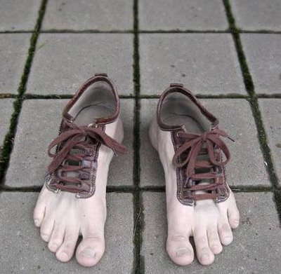 sick-shoes-2 (400x391, 35Kb)