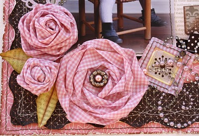 Twisted fabric flowers (400x273, 50Kb)