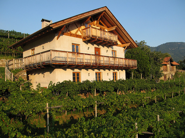 Dorf Tirol-Vineyard's man house  Flickr - Photo Sharing! (650x486, 769Kb)