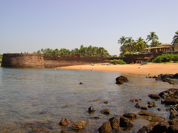 7-5-Sinquerim-Beach-Goa-India (571x428, 136Kb)