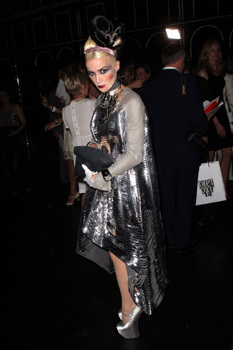 Chanel_Couture_Daphne_Guinness (466x700, 78Kb)