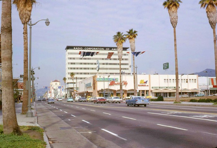 1965-RCA-Radio-Corporation-of-America-Building-Sunset-Blvd-H (700x478, 93Kb)