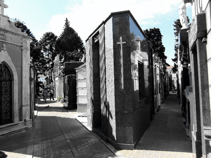 192341-cementeria-de-la-recoleta-ii-buenos-aires-argentina (700x524, 146Kb)