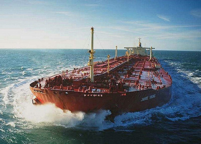 Supertanker Castillo de Bellvard (700x502, 125Kb)