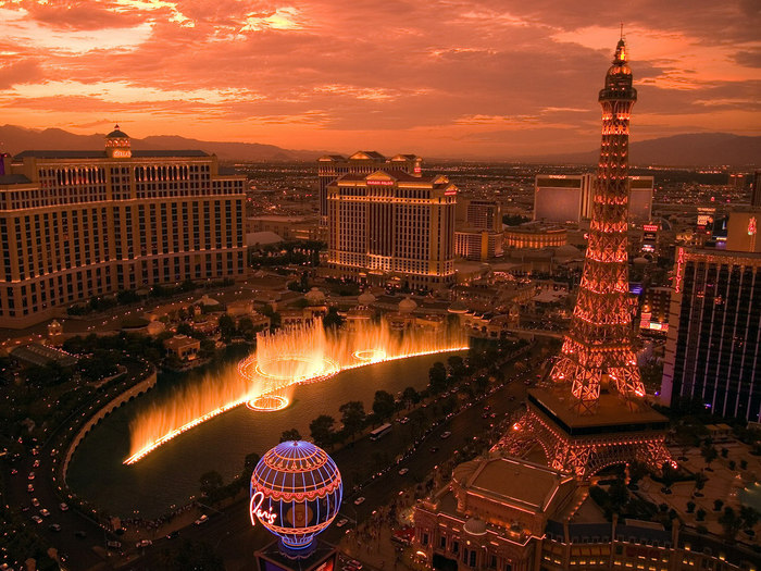 las-vegas-wallpaper-1152 (700x525, 147Kb)