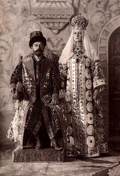 408px-Alix_and_Nicky_in_Russian_dress.3 (408x599, 78Kb)