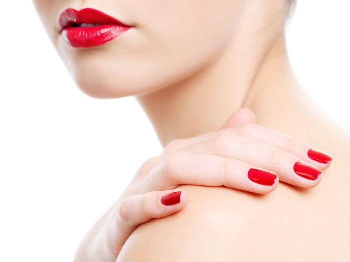 red-lips-and-red-nails_zoom (700x524, 20Kb)