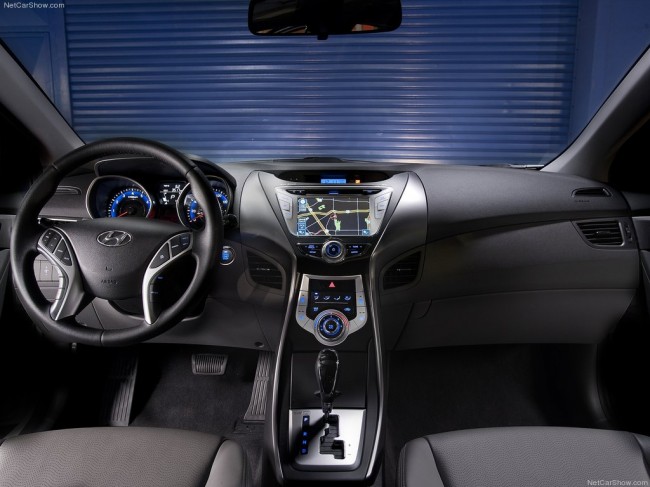 Hyundai Elantra 2011 (650x487, 68Kb)