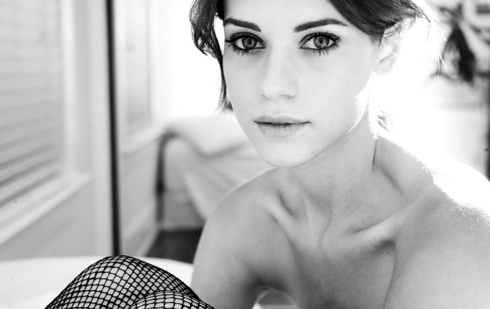 kinopoisk_ru-Lyndsy-Fonseca-1277599 (700x441, 57Kb)