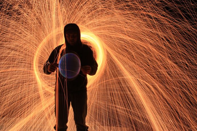 Light-painting-Dennis-Calvert13 (690x460, 106Kb)