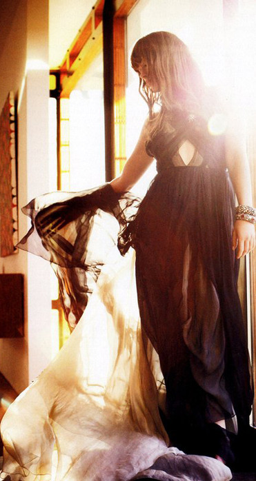 olivia-wilde-town-country-march-2012- (5) (371x700, 94Kb)