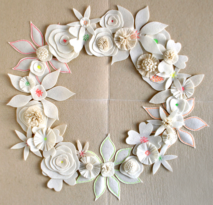 felt-flower-wreath-2 (425x409, 186Kb)