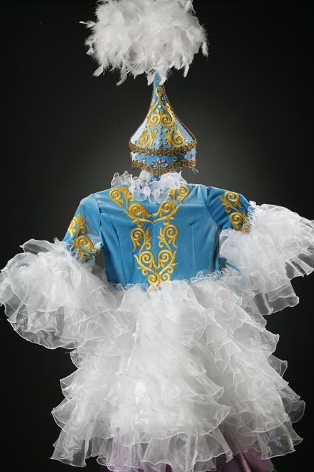 Казахские костюмы на девочек