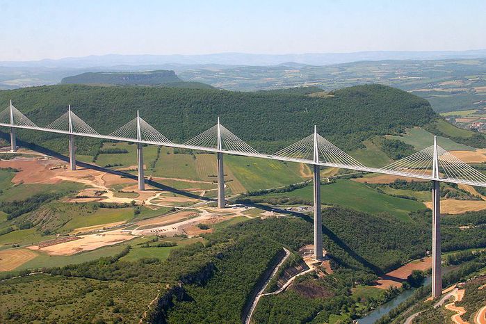 millau_viaduct1 (700x466, 86Kb)