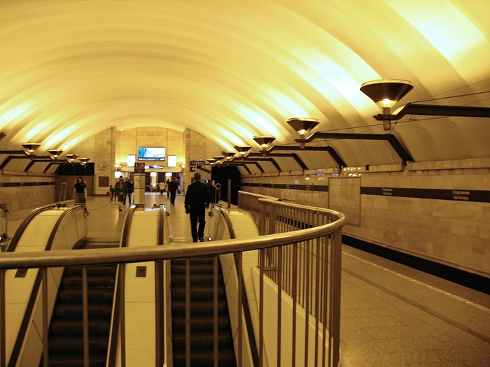 Что такое траволатор в метро санкт петербурга