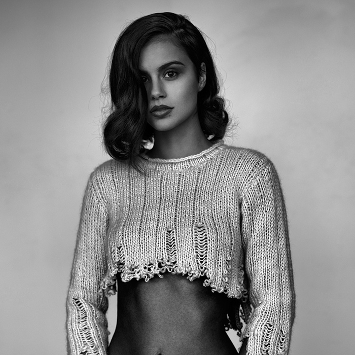 Elena zoe. Peter Coulson. Elena Zoe модель. Zoe by Peter Coulson.