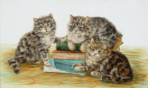 Three kittens with a pile of books (500x297, 30Kb)