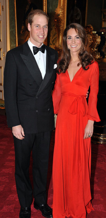 prince-william-kate-charity-dinner-party-02 (339x700, 80Kb)