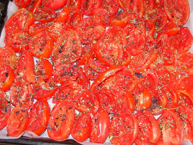 Томаты сорта спагетти. Вяленые томаты помидоры. Томаты для вяления. Вяленые томаты оранжевые. Вяленые помидоры сорт.