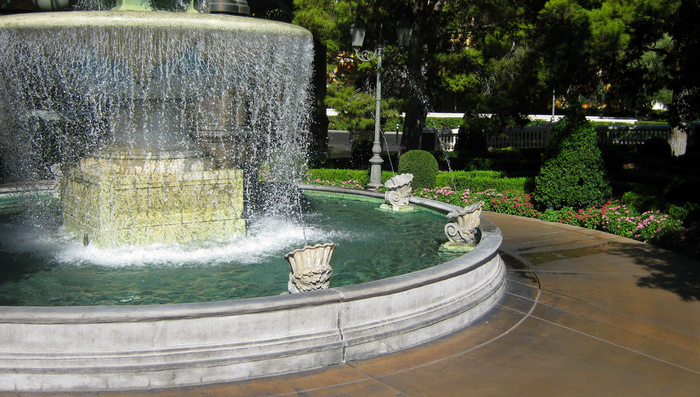 79800418_All_sizes__Bellagio_Resort__Casino__Las_Vegas_2010__Flickr__Photo_Sharing (700x397, 722Kb)